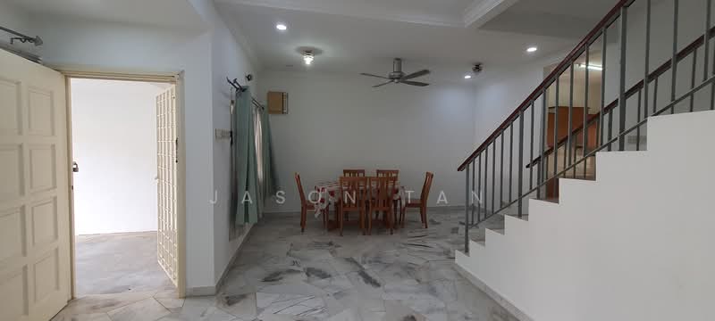 Rumah Teres 2 Tingkat untuk Dijual di Taman Putra Permai (Seri Kembangan) - Jason Tan - Dining Room - PropertyGuru.com.my