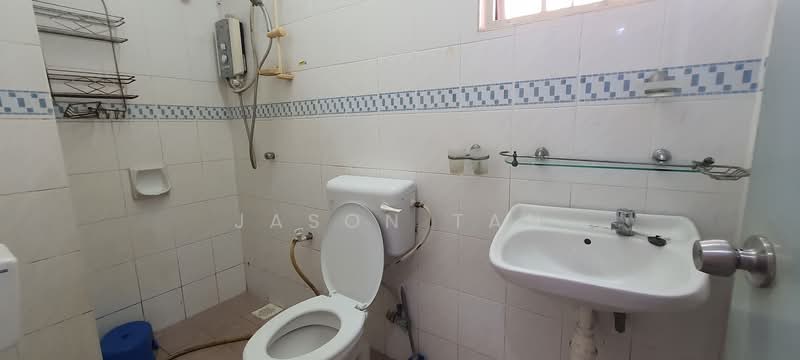 Rumah Teres 2 Tingkat untuk Dijual di Taman Putra Permai (Seri Kembangan) - Jason Tan - Bathroom - PropertyGuru.com.my