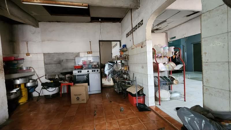 1-storey Terraced House for Sale in Seksyen 24 (Shah Alam) - Shafika Shahidin - Kitchen - PropertyGuru.com.my