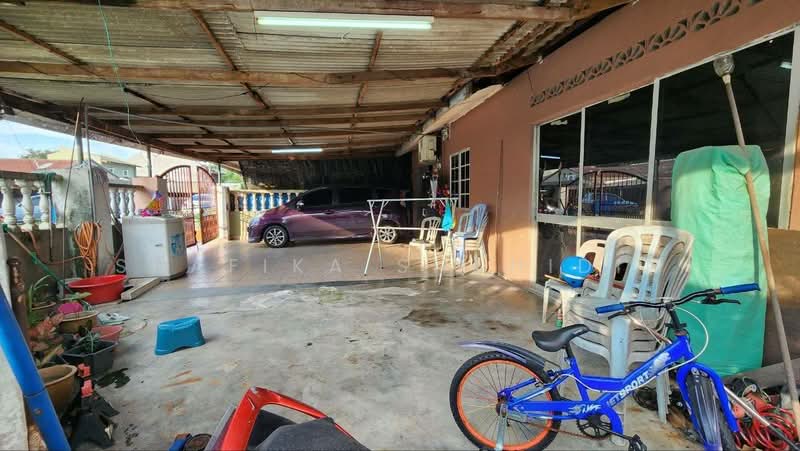 1-storey Terraced House for Sale in Seksyen 24 (Shah Alam) - Shafika Shahidin - Exterior - PropertyGuru.com.my