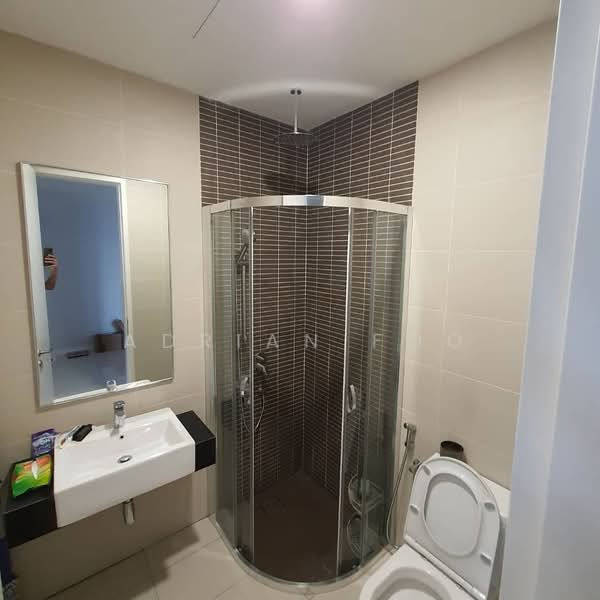 Servis Apartment untuk Disewa di The Sentral Suites - Adrian Foo - Bathroom - PropertyGuru.com.my