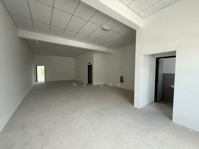 Shop / Office for Rent in Taman Banang Jaya (Batu Pahat) - WK Dee - Interior - PropertyGuru.com.my