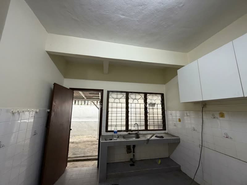 Rumah Teres 2 Tingkat untuk Disewa di Taman Sri Bintang (Kepong) - Lisa Ong - Kitchen - PropertyGuru.com.my
