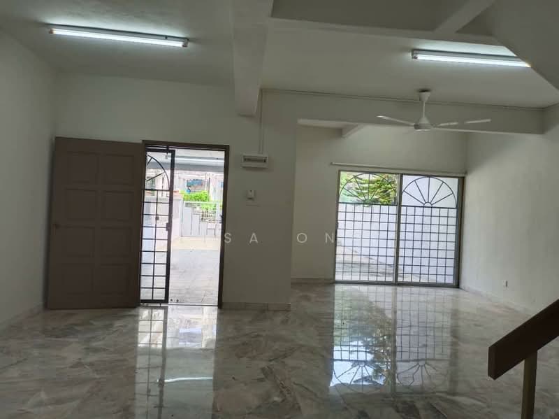 Rumah Teres 2 Tingkat untuk Disewa di Taman Sri Bintang (Kepong) - Lisa Ong - Living Room - PropertyGuru.com.my