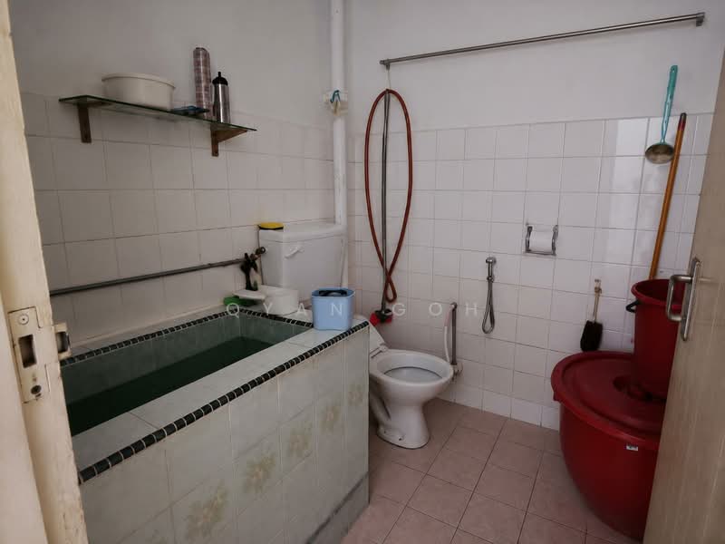 Rumah Teres 2 Tingkat untuk Dijual di Island Glades (Jelutong) - Qyan Goh - Bathroom - PropertyGuru.com.my