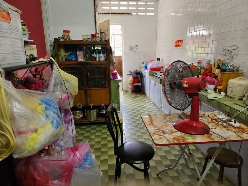 Rumah Teres 2 Tingkat untuk Dijual di Island Glades (Jelutong) - Qyan Goh - Kitchen - PropertyGuru.com.my