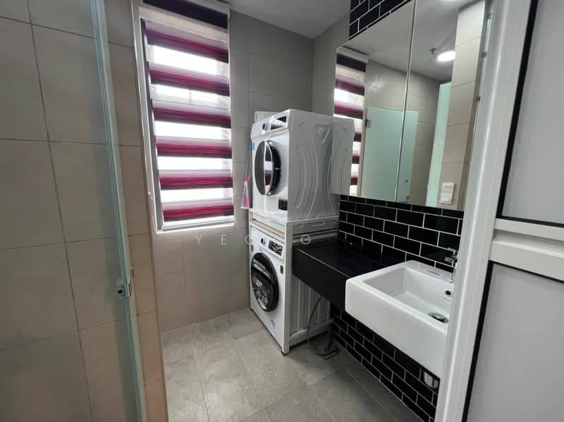 Servis Apartment untuk Disewa di Union Suites - Yeong . - Bathroom - PropertyGuru.com.my