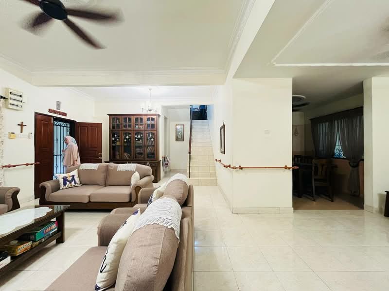 Semi-Detached House for Sale in Taman Setia Balakong (Balakong) - Shareena . - Living Room - PropertyGuru.com.my