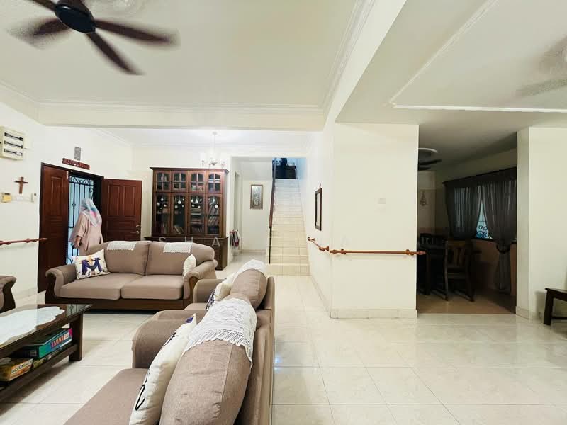 Semi-Detached House for Sale in Taman Setia Balakong (Balakong) - Shareena . - Living Room - PropertyGuru.com.my