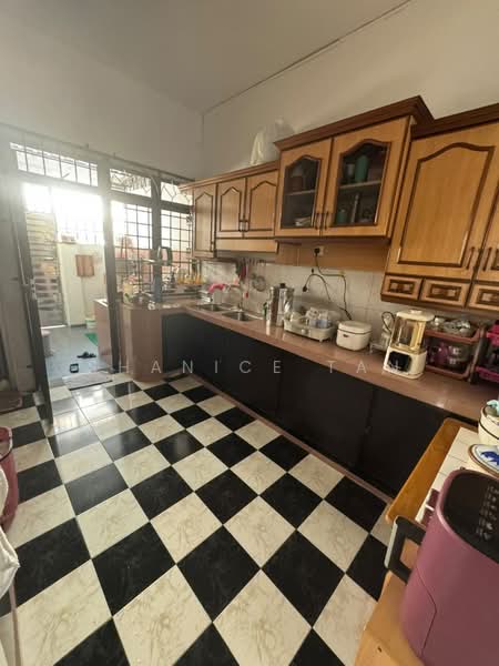 2-storey Terraced House for Sale in Taman Sri Putri (Skudai) - Shanice Tan - Kitchen - PropertyGuru.com.my