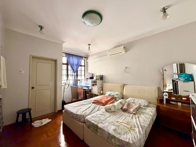 Rumah Teres 2 Tingkat untuk Dijual di Taman Molek (Johor Bahru) - Kelvin Koay - Bedroom - PropertyGuru.com.my