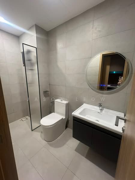 Servis Apartment untuk Disewa di Armani Raja Uda - Jason Leow - Bathroom - PropertyGuru.com.my