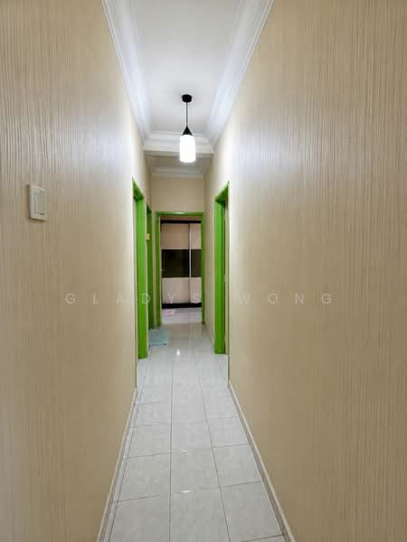 Pangsapuri untuk Dijual di Idaman Senibong - Gladys Wong - Corridor - PropertyGuru.com.my