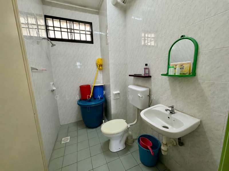 Pangsapuri untuk Dijual di Idaman Senibong - Gladys Wong - Bathroom - PropertyGuru.com.my