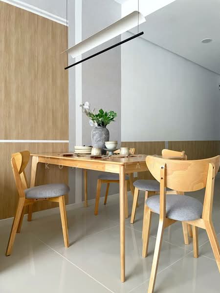 Service Residence for Rent at Met 1 Residences - Henry Kooi Kuan Xiang - Dining Room - PropertyGuru.com.my