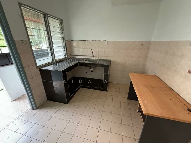 Rumah Teres 2 Tingkat untuk Dijual di Bandar Puncak Alam (Puncak Alam) - Aida Ali - Kitchen - PropertyGuru.com.my
