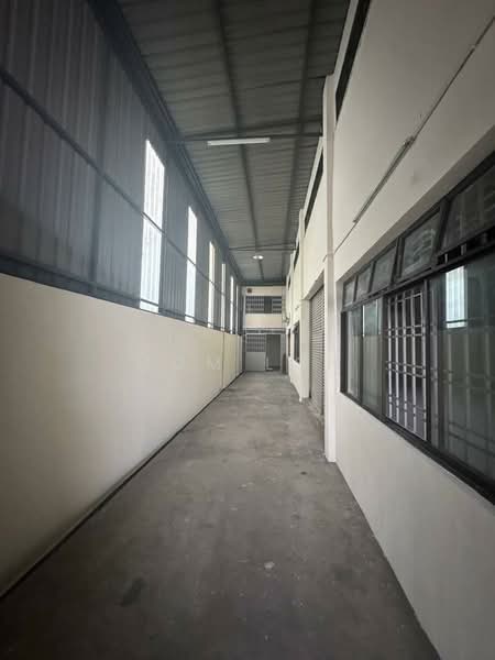 Semi-D Factory for Rent in Taman Tan Sri Yaacob (Johor Bahru) - Tom Loh - Corridor - PropertyGuru.com.my