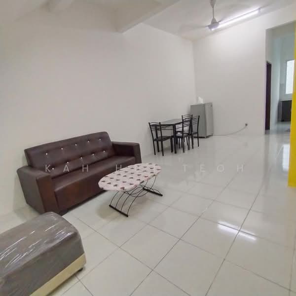 Townhouse for Rent in Lunas (Kedah) - Kah Hui Teoh - Living Room - PropertyGuru.com.my