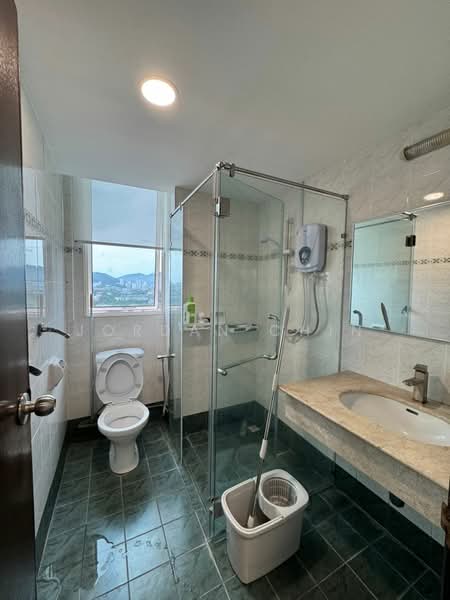 Condominium for Rent at Gurney Beach Resort - Jordan Chin - Bathroom - PropertyGuru.com.my
