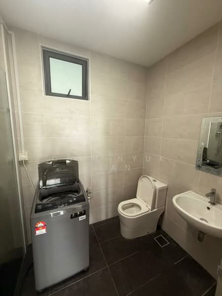 Servis Apartment untuk Disewa di B11 Parkland Residence - Chin Nyuk Kian - Bathroom - PropertyGuru.com.my