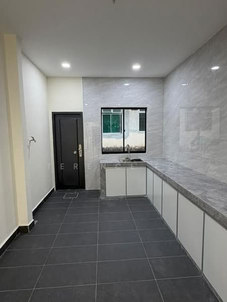 Terraced House for Sale in Taman Bestari Indah (Ulu Tiram) - Terence Eo - Kitchen - PropertyGuru.com.my