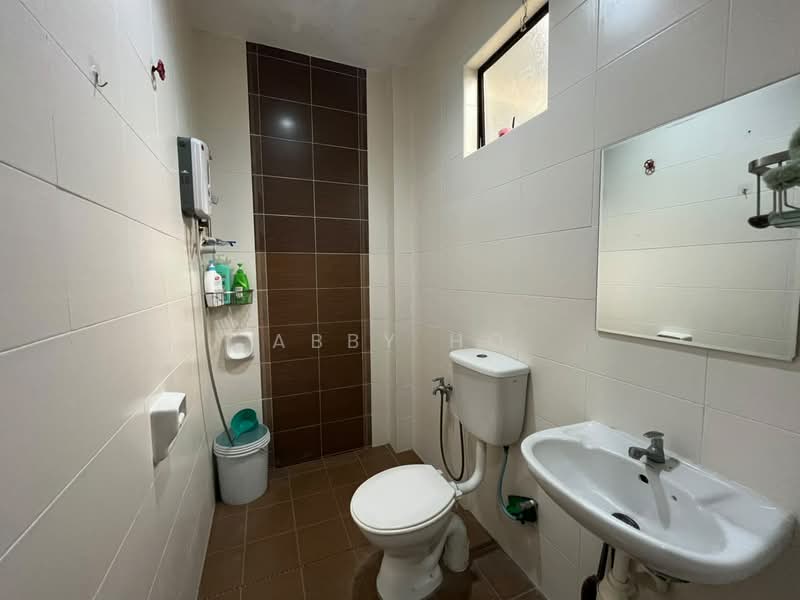 Rumah Teres 1 Tingkat untuk Dijual di Taman Rembia Perkasa (Rembia) - Abby Ho - Bathroom - PropertyGuru.com.my