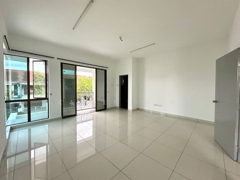 2-storey Terraced House for Sale in Bandar Dato Onn (Tebrau) - Kayden Voon - Living Room - PropertyGuru.com.my