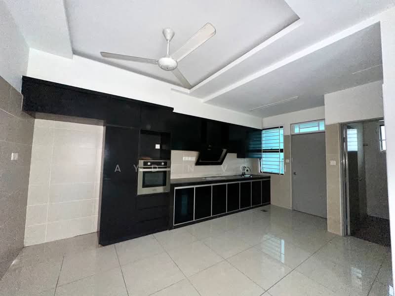 2-storey Terraced House for Sale in Bandar Dato Onn (Tebrau) - Kayden Voon - Kitchen - PropertyGuru.com.my