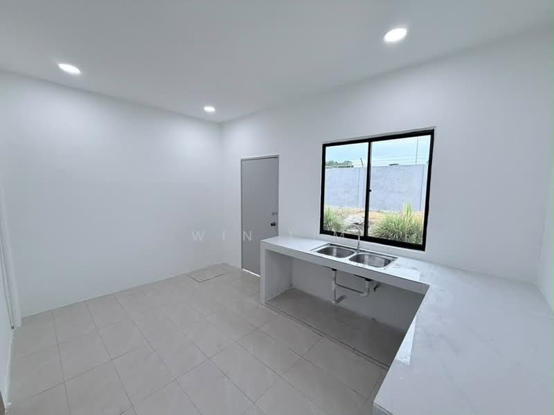 2-storey Terraced House for Sale in Taman Seri Bertam (Yong Peng) - Win Lim - Kitchen - PropertyGuru.com.my