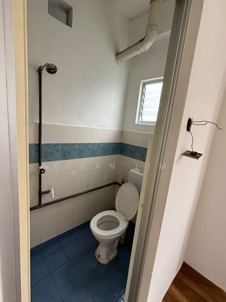Rumah Flat untuk Disewa di Perumahan Rakyat Lima Kedai - Ethan Lim - Bathroom - PropertyGuru.com.my
