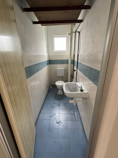 Rumah Flat untuk Disewa di Perumahan Rakyat Lima Kedai - Ethan Lim - Bathroom - PropertyGuru.com.my