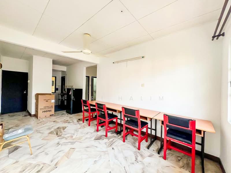 Rumah Flat untuk Dijual di Flat PKNS Section 7 - Hairi Halim - PropertyGuru.com.my