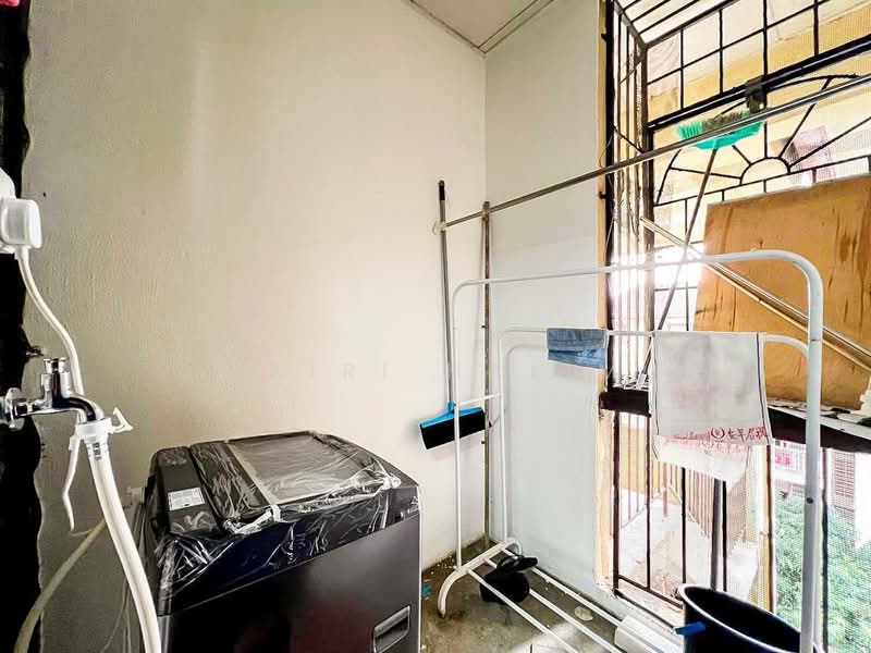 Rumah Flat untuk Dijual di Flat PKNS Section 7 - Hairi Halim - PropertyGuru.com.my