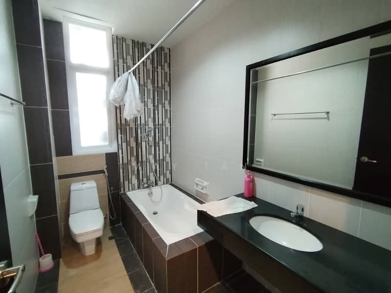 Condominium for Rent at Fettes Residence - May Tan - Bathroom - PropertyGuru.com.my