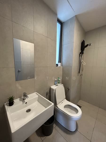 Kondominium untuk Disewa di Kenwingston Platz - CK Teong - Bathroom - PropertyGuru.com.my
