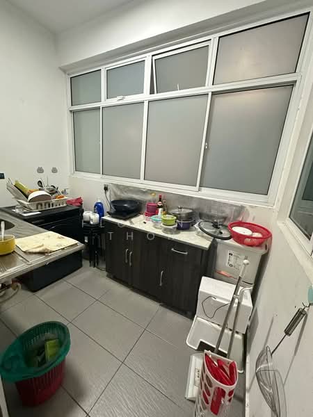 Service Residence for Sale at Twin Danga Residence - Florence Thong - Kitchen - PropertyGuru.com.my