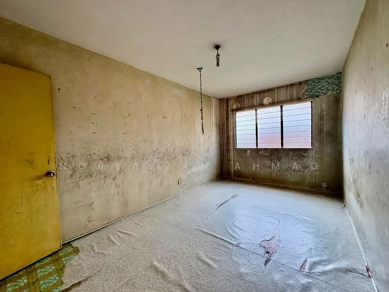 Rumah Flat untuk Dijual di Flat PKNS Seksyen 8 - Norfaizah Ahmad - Interior - PropertyGuru.com.my