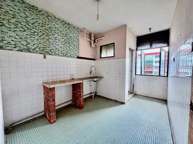 Rumah Flat untuk Dijual di Flat PKNS Seksyen 8 - Norfaizah Ahmad - Kitchen - PropertyGuru.com.my