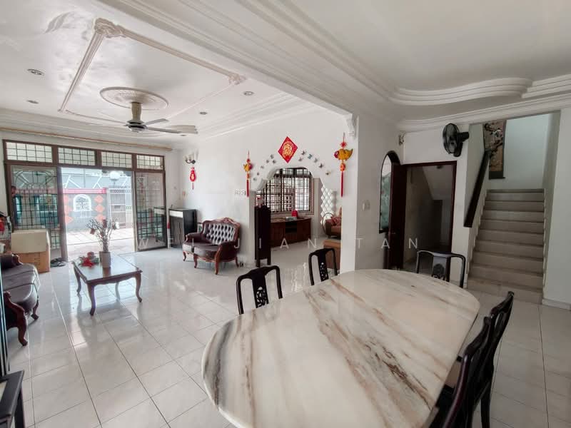 Semi-Detached House for Sale in Taman Molek (Johor Bahru) - Wei Jian Tan - Living Room - PropertyGuru.com.my