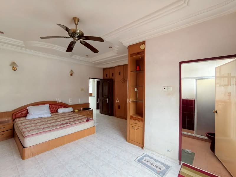 Semi-Detached House for Sale in Taman Molek (Johor Bahru) - Wei Jian Tan - Bedroom - PropertyGuru.com.my