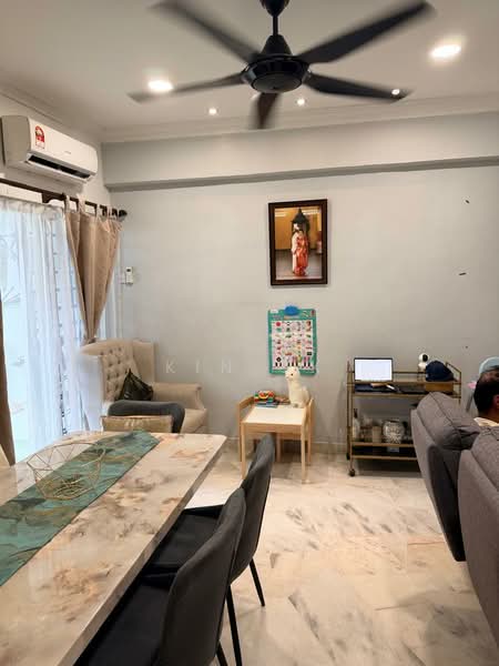 Kondominium untuk Disewa di Seri Anggun - Kin CK - Living Room - PropertyGuru.com.my