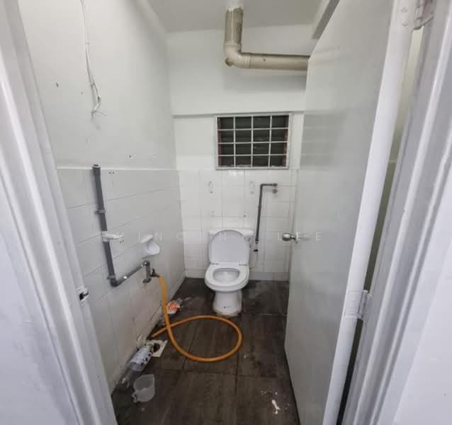 Kedai untuk Disewa di Bukit Sentosa (Rawang) - Vincent Lee - Bathroom - PropertyGuru.com.my
