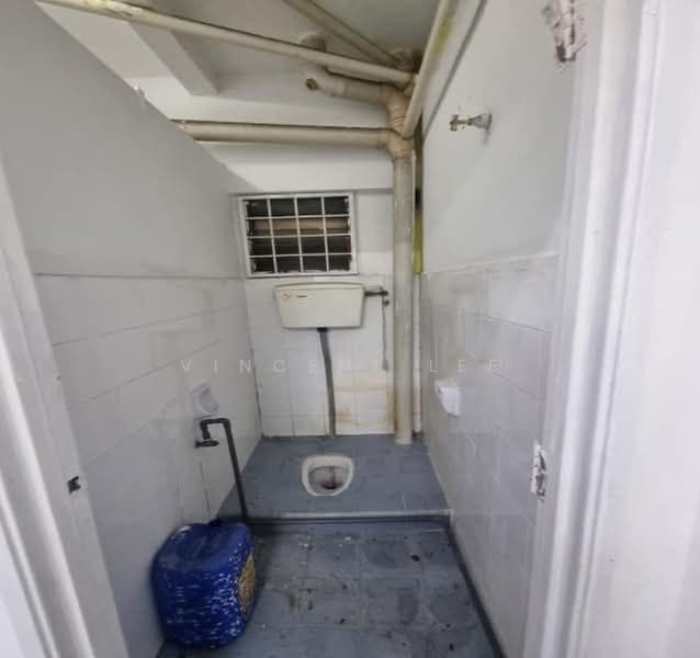 Kedai untuk Disewa di Bukit Sentosa (Rawang) - Vincent Lee - Bathroom - PropertyGuru.com.my