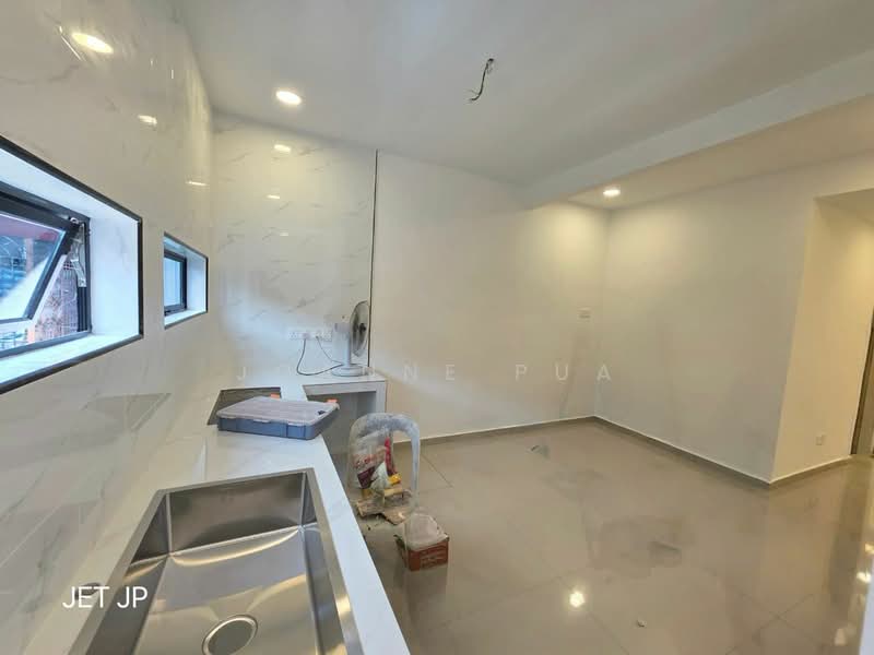 1-storey Terraced House for Sale in Taman Sentosa (Klang) - Joanne Pua - Kitchen - PropertyGuru.com.my