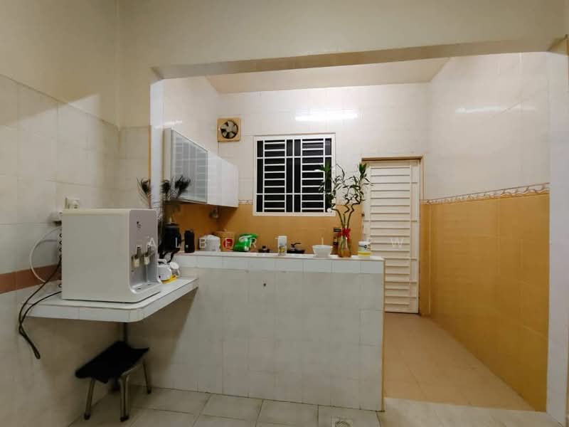 1-storey Terraced House for Sale in Ulu Tiram (Johor) - Albert Liew - Kitchen - PropertyGuru.com.my