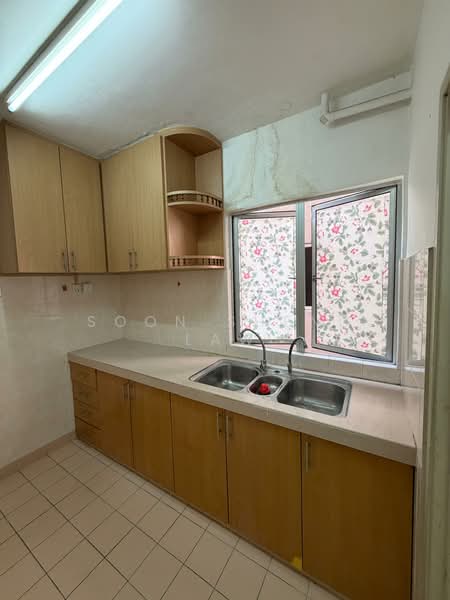 Pangsapuri untuk Disewa di Aliran Damai - Soon Sheng Law - Kitchen - PropertyGuru.com.my