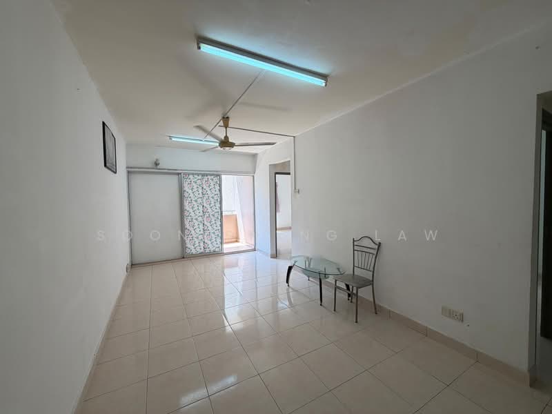 Pangsapuri untuk Disewa di Aliran Damai - Soon Sheng Law - Living Room - PropertyGuru.com.my