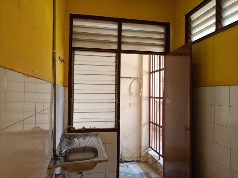 Apartment for Sale at Apartment Mawar - Vincent Tan - Interior - PropertyGuru.com.my