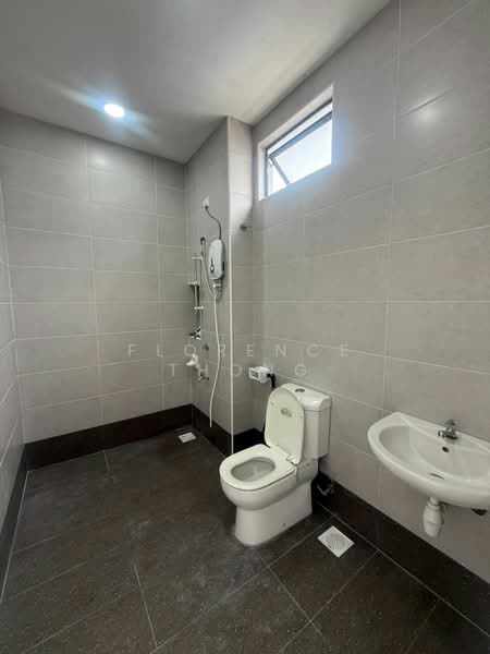 Cluster House for Rent in Bandar Cemerlang (Ulu Tiram) - Florence Thong - Bathroom - PropertyGuru.com.my