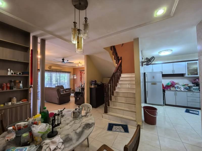 Rumah Teres 2 Tingkat untuk Dijual di Taman Desa Rishah (Ipoh) - Jeff Tan - Living Room - PropertyGuru.com.my